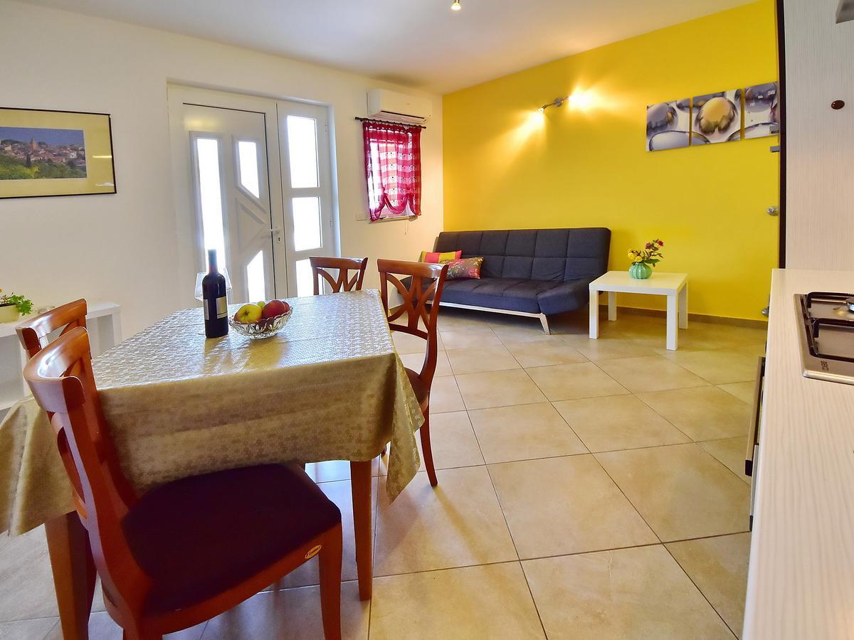 לובראן Apartment Laurus-3 By Interhome מראה חיצוני תמונה