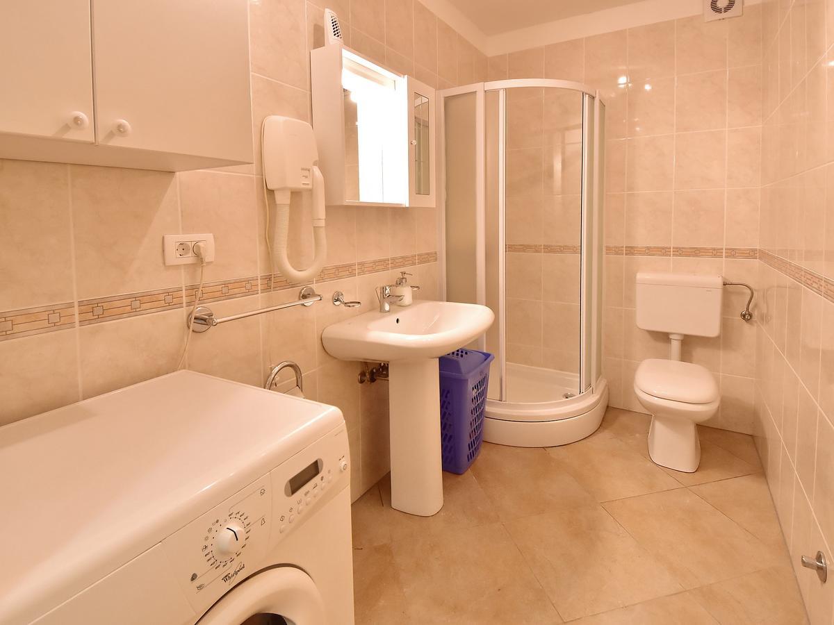לובראן Apartment Laurus-3 By Interhome מראה חיצוני תמונה