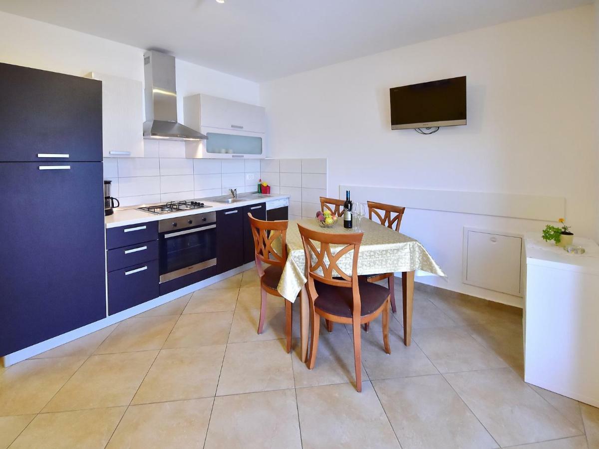 לובראן Apartment Laurus-3 By Interhome מראה חיצוני תמונה