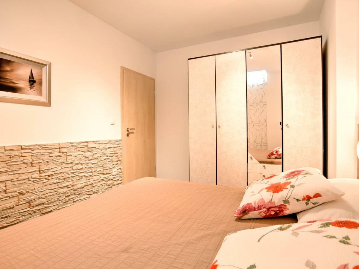 לובראן Apartment Laurus-3 By Interhome מראה חיצוני תמונה