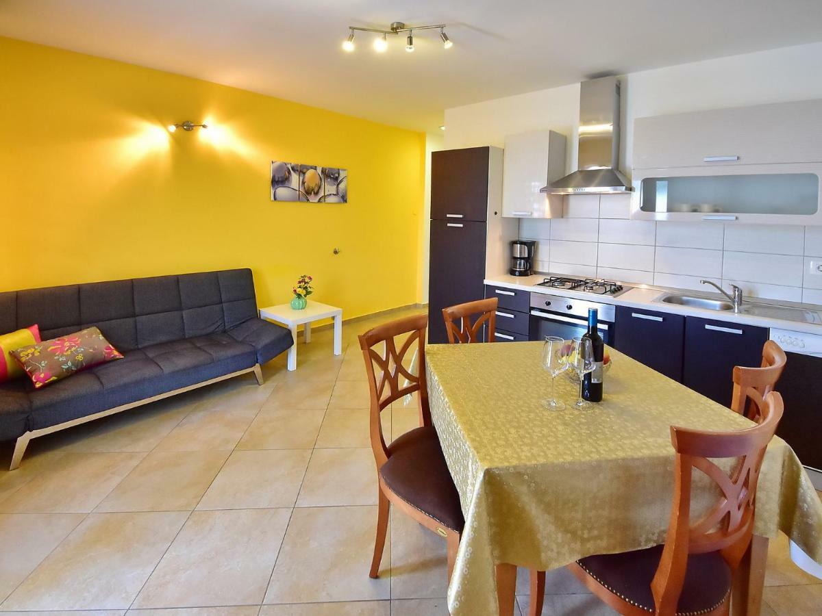 לובראן Apartment Laurus-3 By Interhome מראה חיצוני תמונה